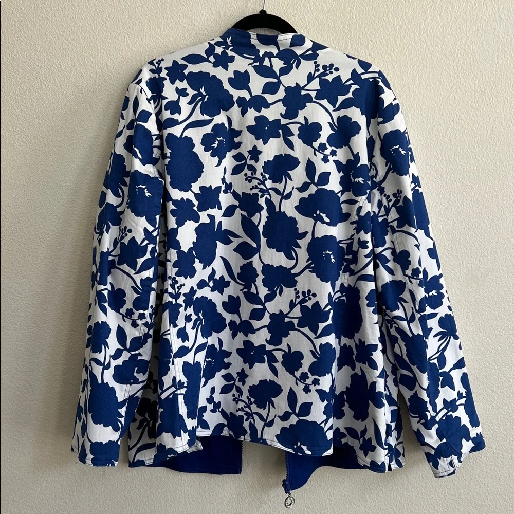 Quacker Factory Zip Front Embellished Reversable Jacket Royal Blue/White Floral